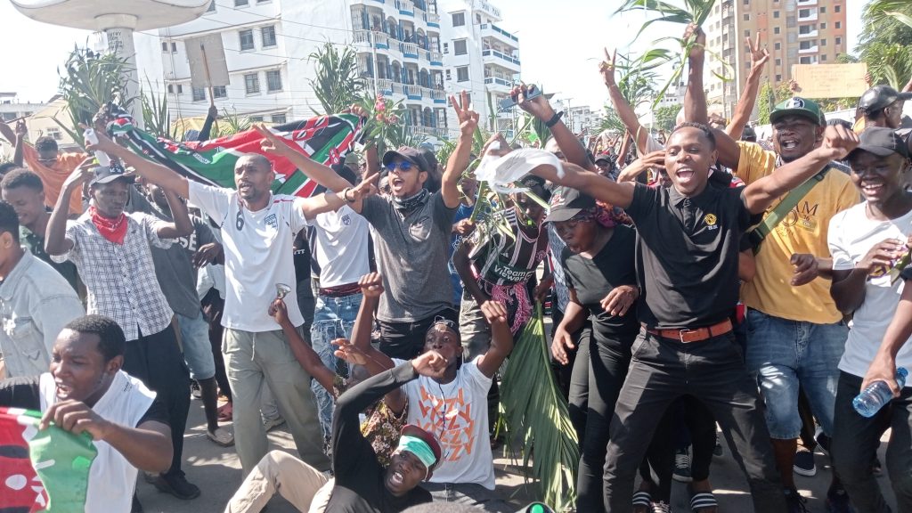 Anti-Finance Bill protesters in the streets of Mombasa on June 25, 2024. PHOTO/Reuben Mwambingu